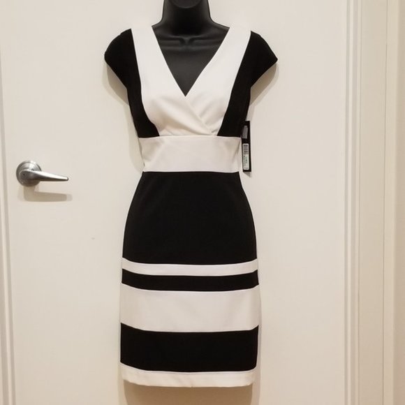 Andrew Marc Dresses & Skirts - Marc New York Andrew Marc V-Neck Dress